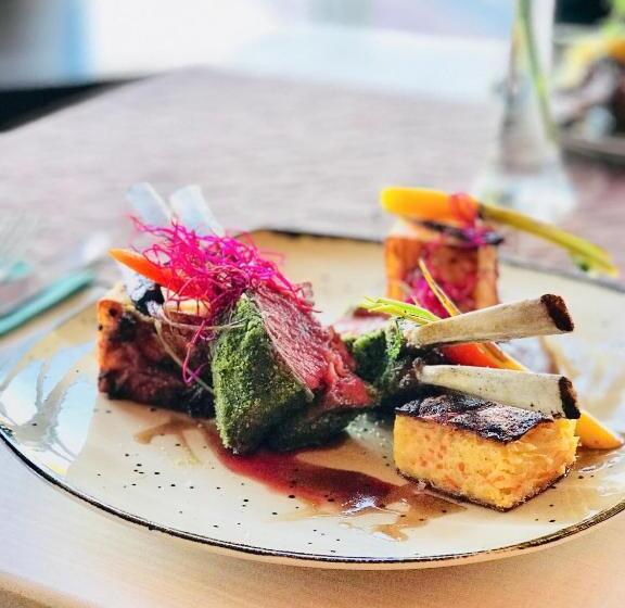 בית מלון כפרי M13