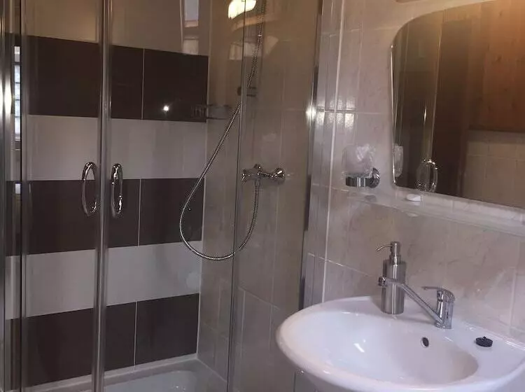 Hotelli Zur Dorfschänke