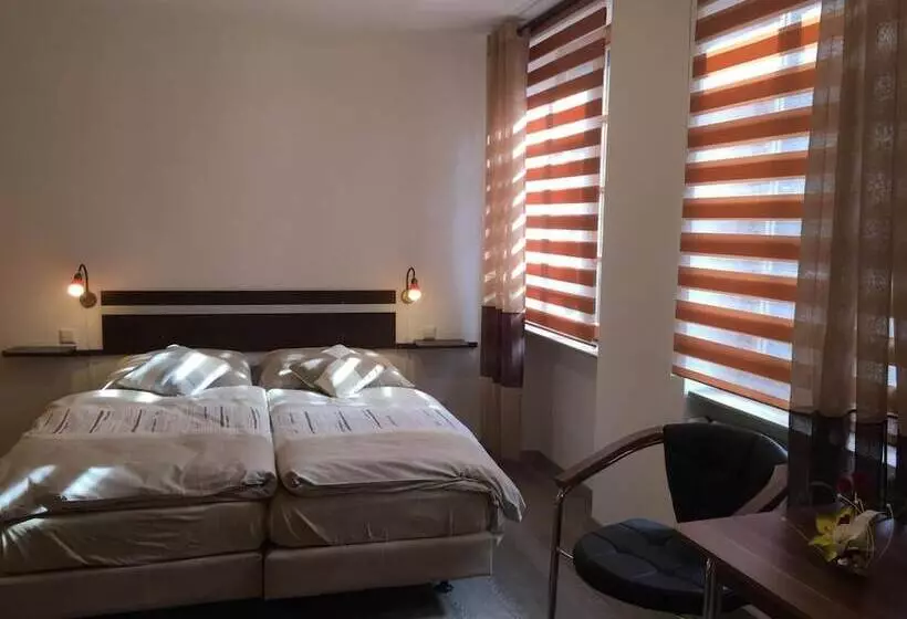 Hotelli Zur Dorfschänke