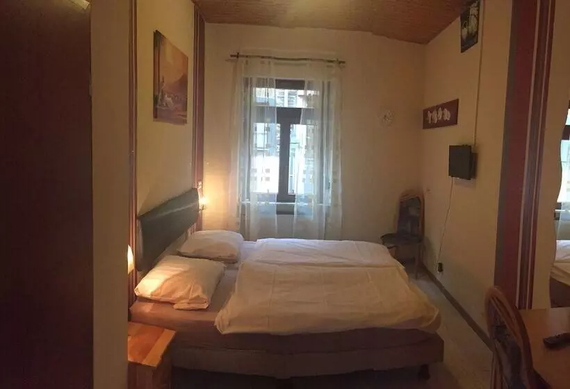 Hotelli Zur Dorfschänke