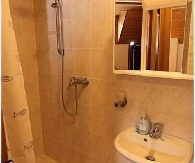 Hotelli Zur Dorfschänke