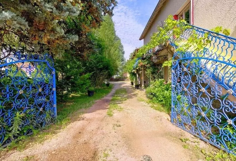 Majatalo L'amarre Aux Anges