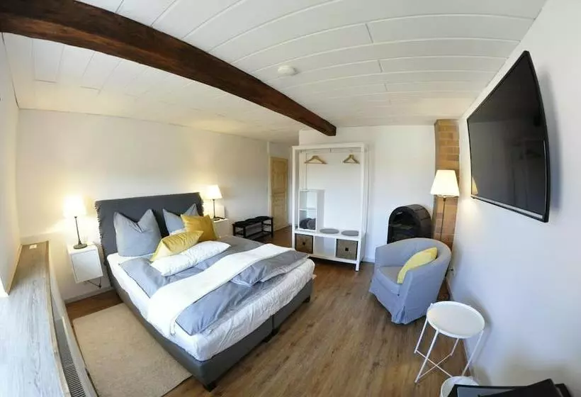 Aamiaismajoitus (B&B) Pension Schwedenkreuz