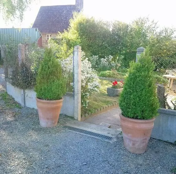 Frenes B & B
