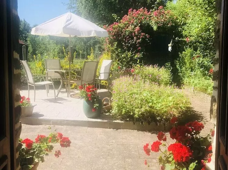 Frenes B & B