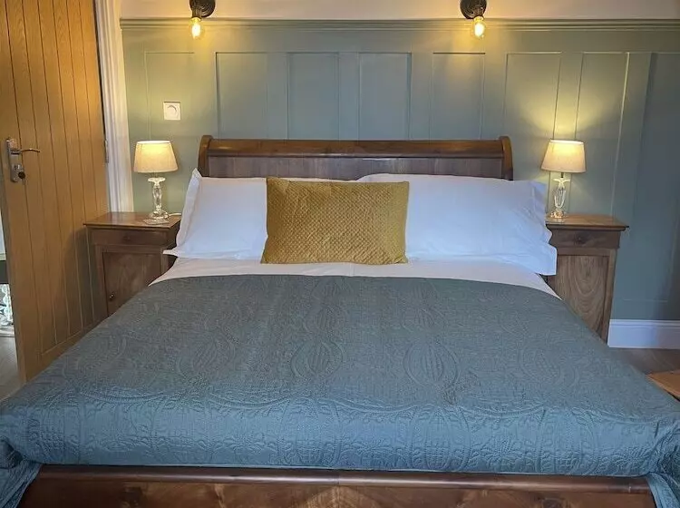 Frenes B & B