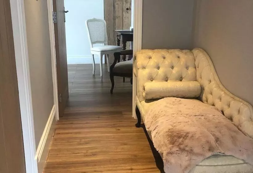Frenes B & B