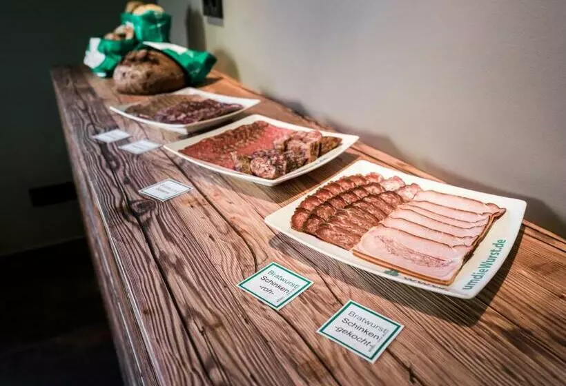 Hotelli Bratwurst