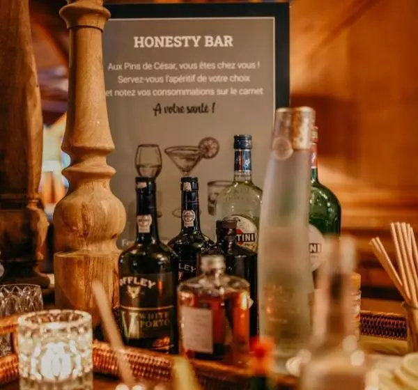 Hotelli Les Pins De Cesar  La Campagne D Etretat