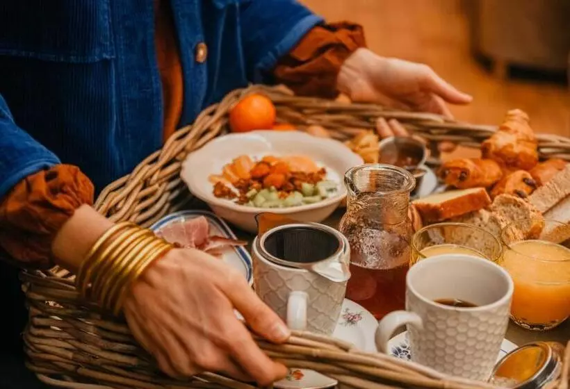 Hotelli Les Pins De Cesar  La Campagne D Etretat