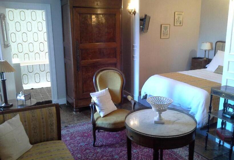 بنسيون Le Logis De Ruelle