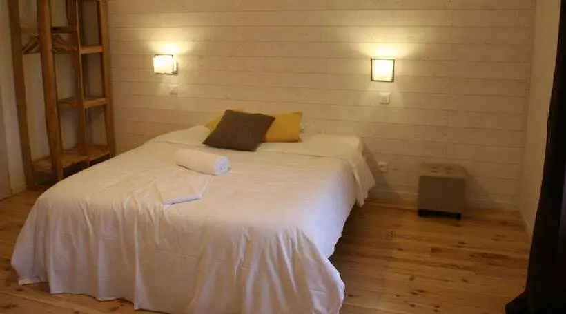 Majatalo Le Miel Et L'eau