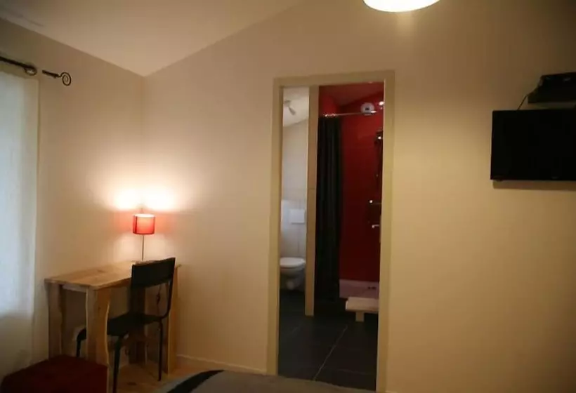 Majatalo Le Miel Et L'eau