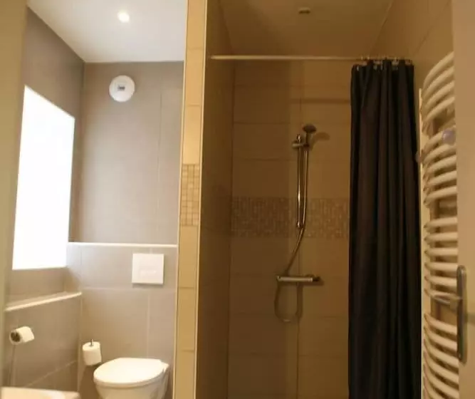 Majatalo Le Miel Et L'eau