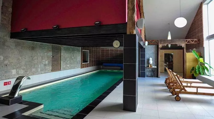 Majatalo Le Miel Et L'eau