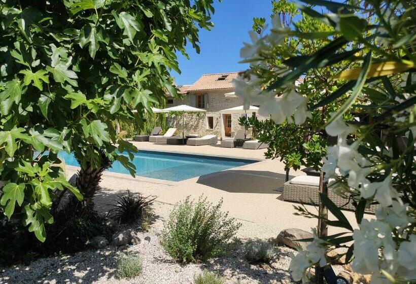 بنسيون Les Champs De Provence