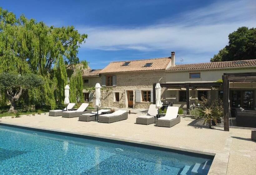 بنسيون Les Champs De Provence