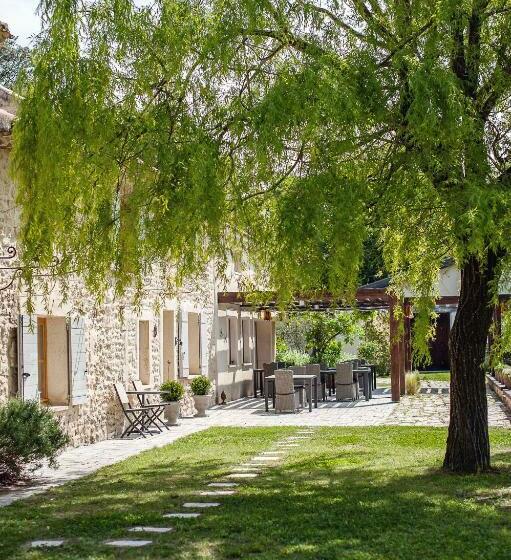 بنسيون Les Champs De Provence