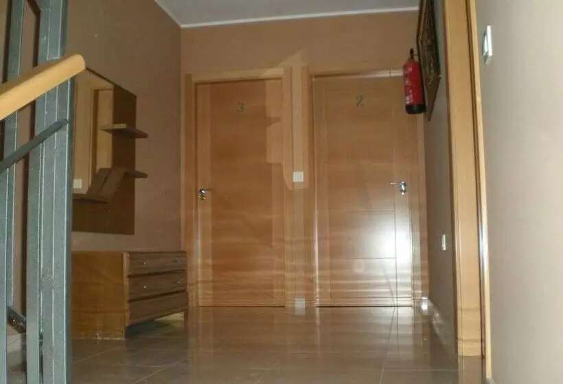 Retkeilymaja Campamento Los Tres Picos De La Vera