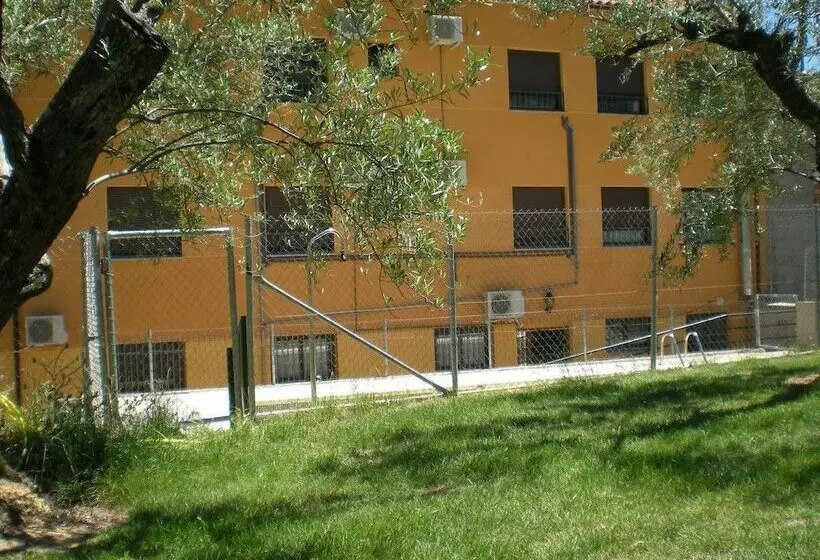 Retkeilymaja Campamento Los Tres Picos De La Vera