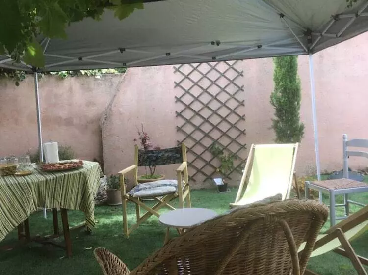 ベッドアンドブレックファースト La Tramontane