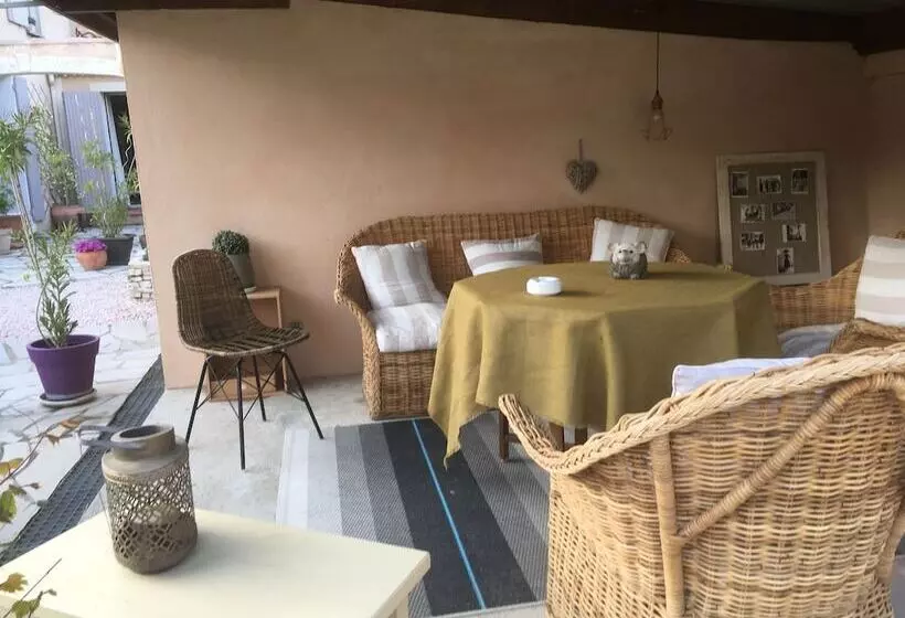 ベッドアンドブレックファースト La Tramontane