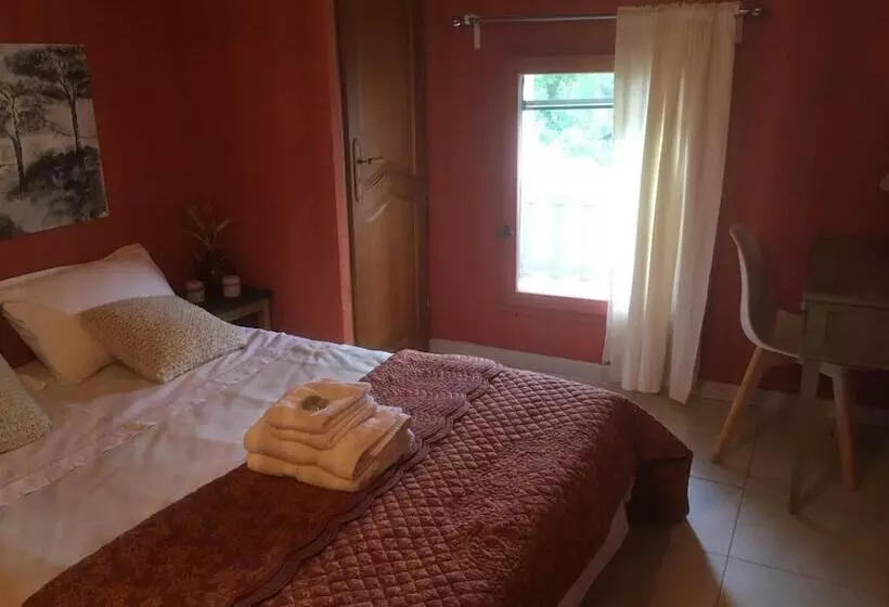 ベッドアンドブレックファースト La Tramontane