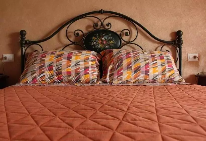 Aamiaismajoitus (B&B) Ca D Pinin