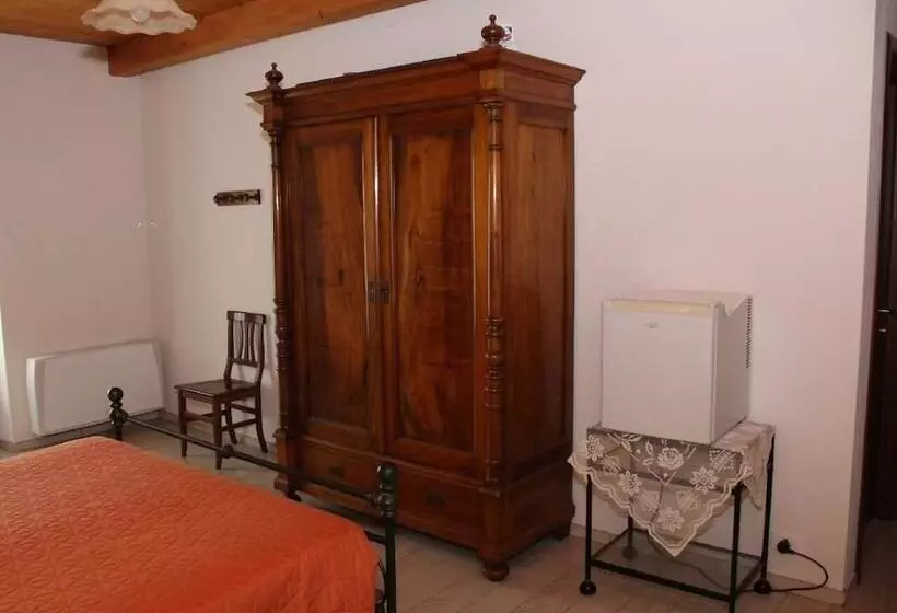 Aamiaismajoitus (B&B) Ca D Pinin