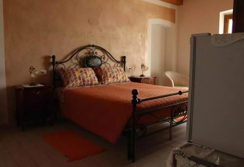 Aamiaismajoitus (B&B) Ca D Pinin