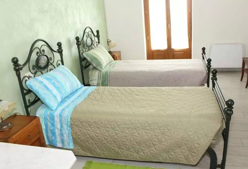 Aamiaismajoitus (B&B) Ca D Pinin