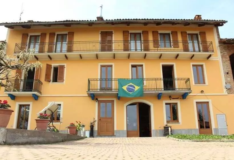 Aamiaismajoitus (B&B) Ca D Pinin
