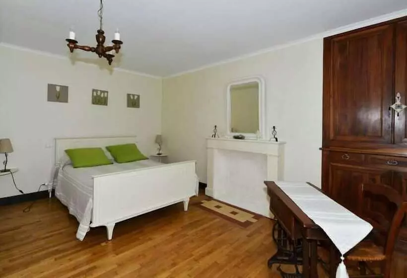 ベッドアンドブレックファースト Chambre D Hotes Lou Caussinhol