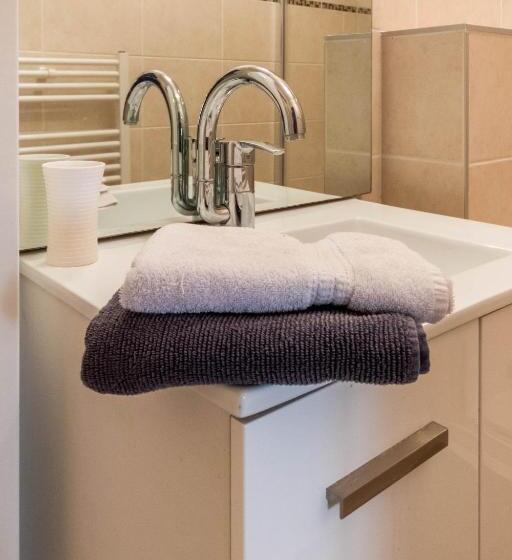 ベッドアンドブレックファースト Flopre