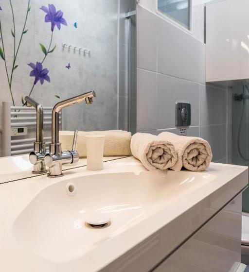 ベッドアンドブレックファースト Flopre