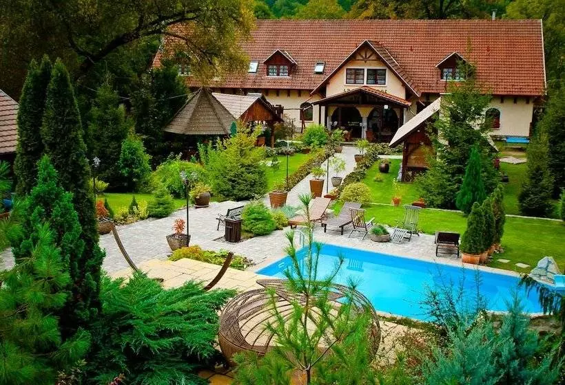 Hotelli Aranygombos Fogadó