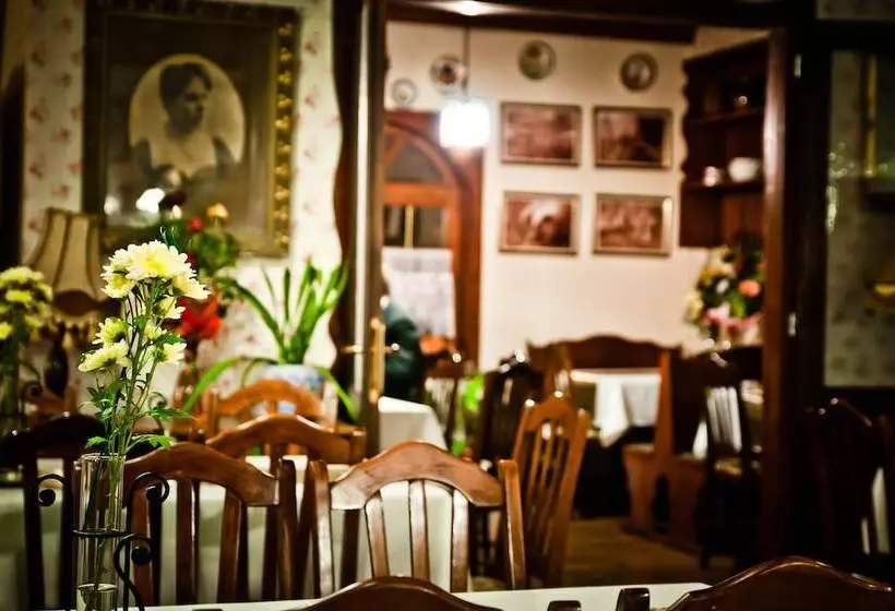 Hotelli Aranygombos Fogadó