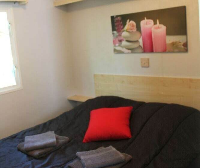 فندق Camping De Montmaurin