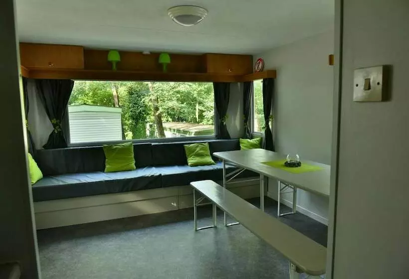ホテル Camping De Montmaurin