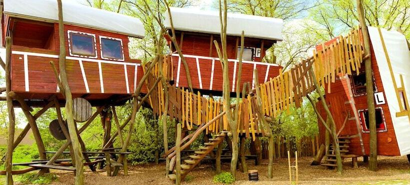 Отель Erlebnisbahnhof Hollenbek