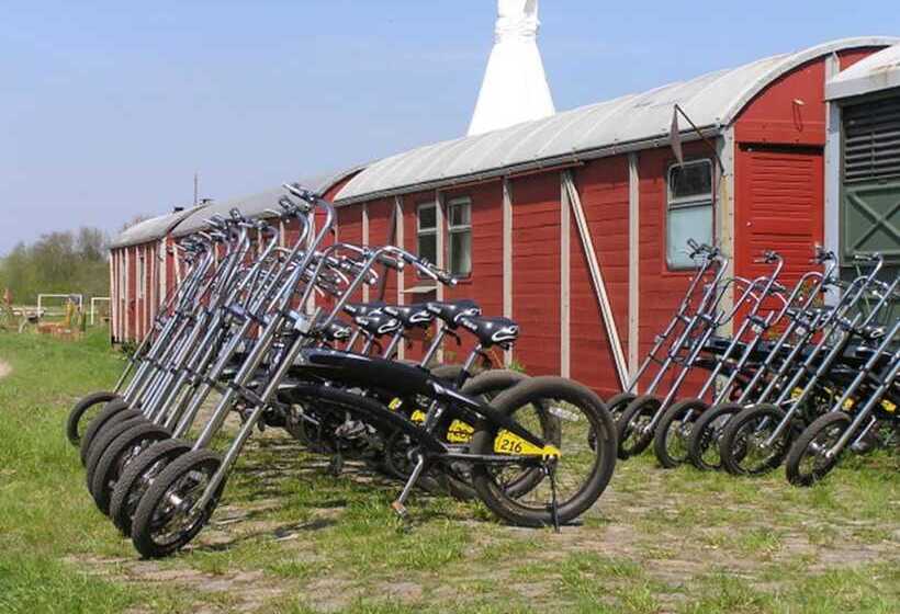 Отель Erlebnisbahnhof Hollenbek