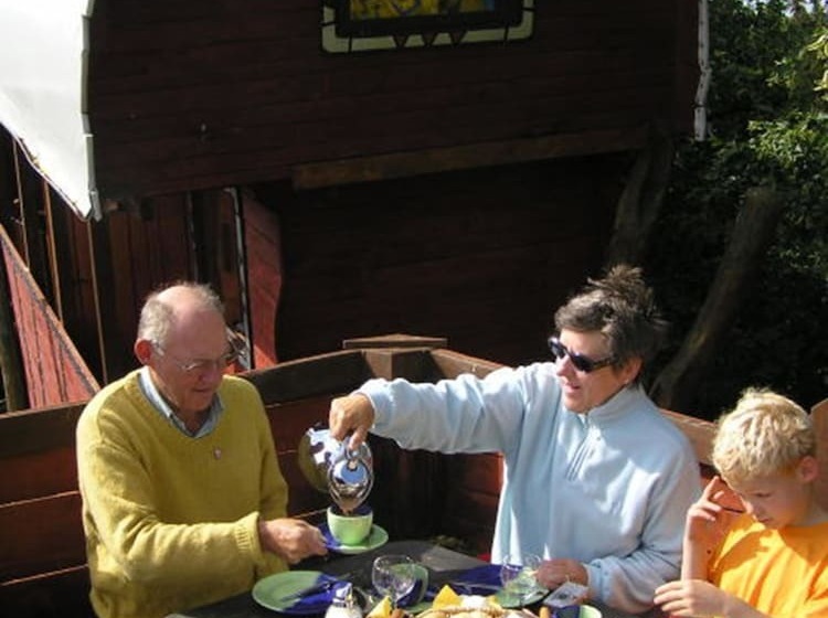 Отель Erlebnisbahnhof Hollenbek