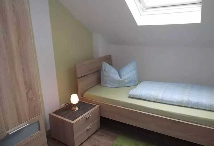 Hotelli Ferienwohnung Schmitz