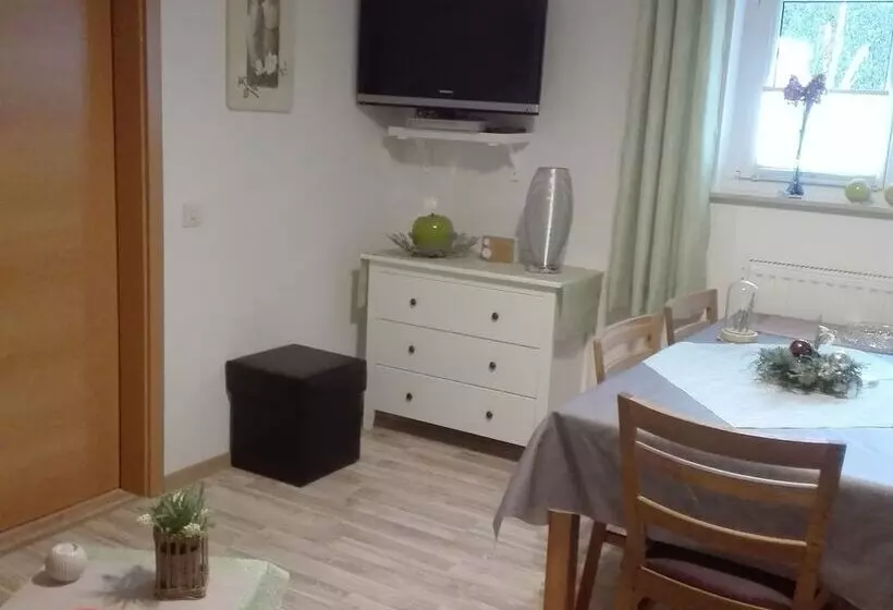 Hotelli Ferienwohnung Schmitz