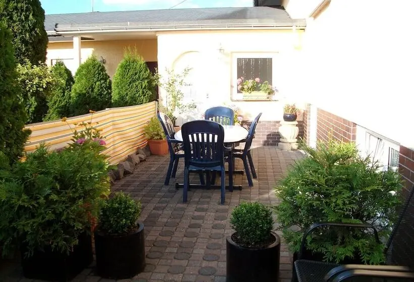ホテル Ferienwohnung Schmitz