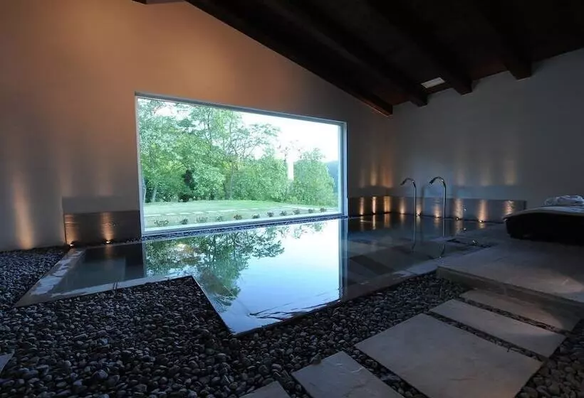 Maaseutuhotelli Agriturismo Acero Rosso