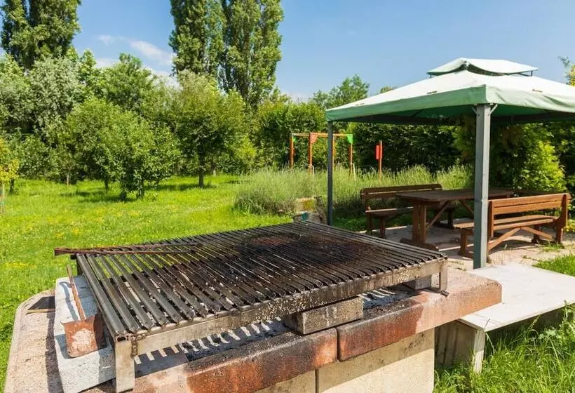 Maaseutuhotelli Agriturismo Acero Rosso