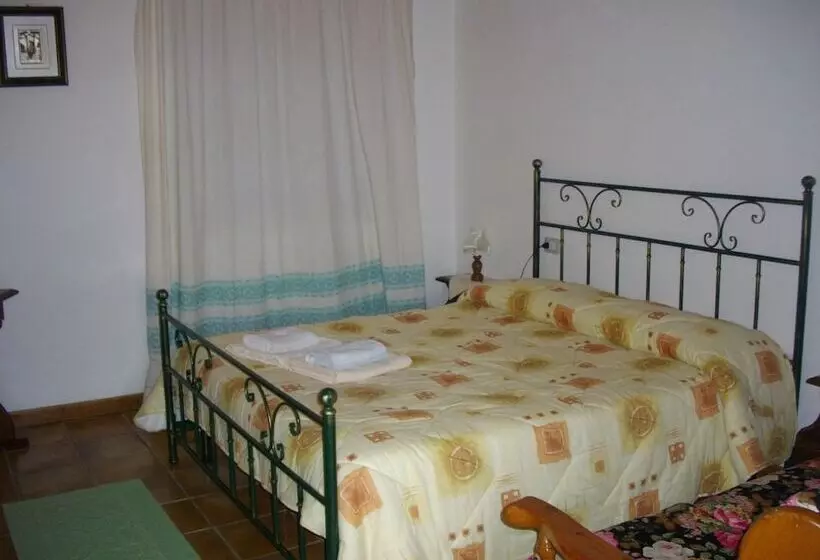 田舎風ホテル Is Concais