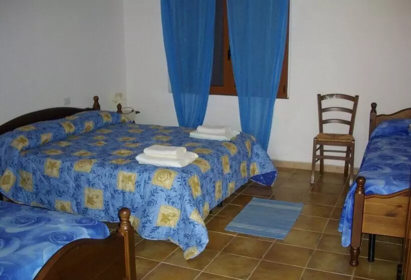 田舎風ホテル Is Concais