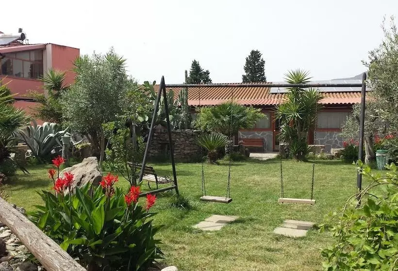 田舎風ホテル Is Concais